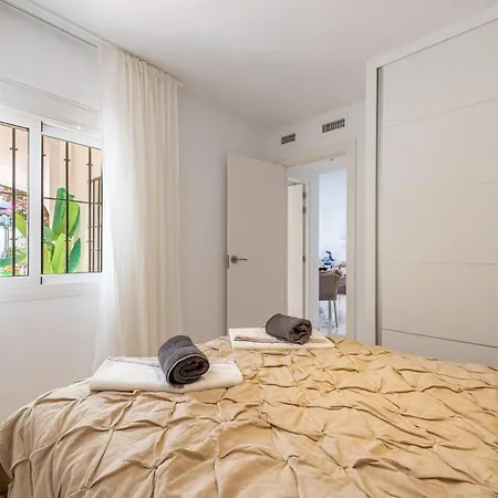 Azahara 1 8b Beautiful Frontline Golf In Popular Aloha Apartment Marbella